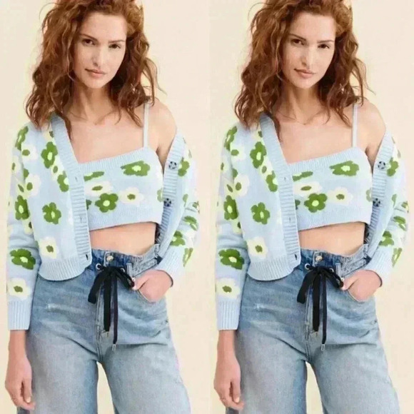 Callahan Meg Flower Power Cami Size Medium Baby Blue Floral EUC $172 - Picture 10 of 12